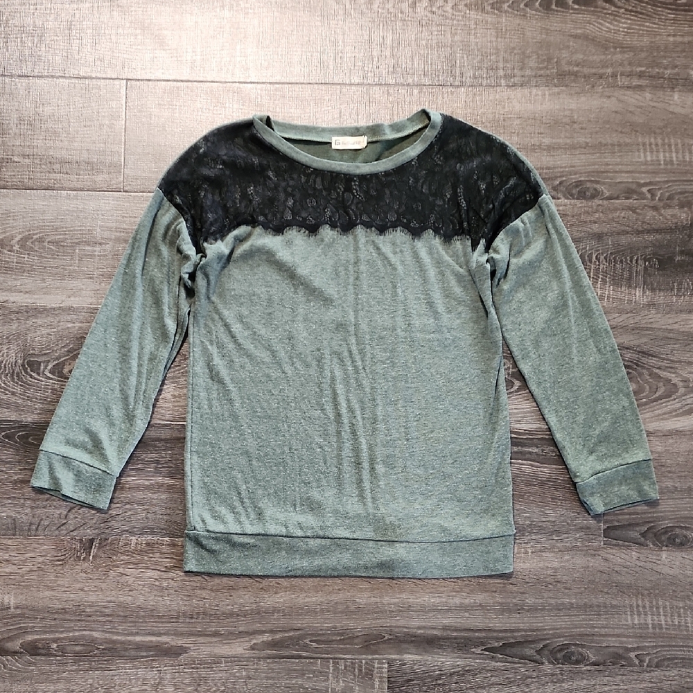 🌹 For G & PL Lace Trim Top 🌹